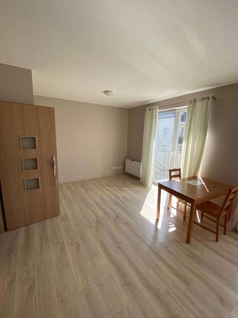 Kawalerka z balkonem w Zalasewie Zalasewo - zdjęcie 1