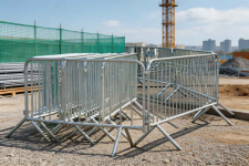 Sprzedam barierki i pawilony kontnerowe.