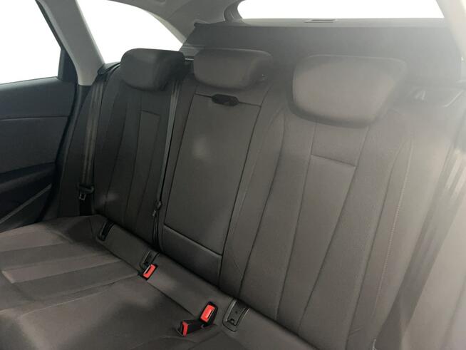 Audi A4 35 TDI mHEV S tronic Kombi Warszawa - zdjęcie 12