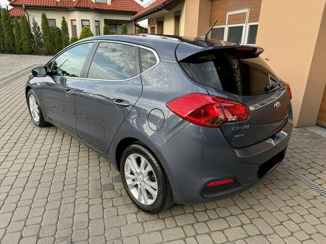 Kia Cee&#039;d 1.4 100KM  Klimatronik Orzech - zdjęcie 7