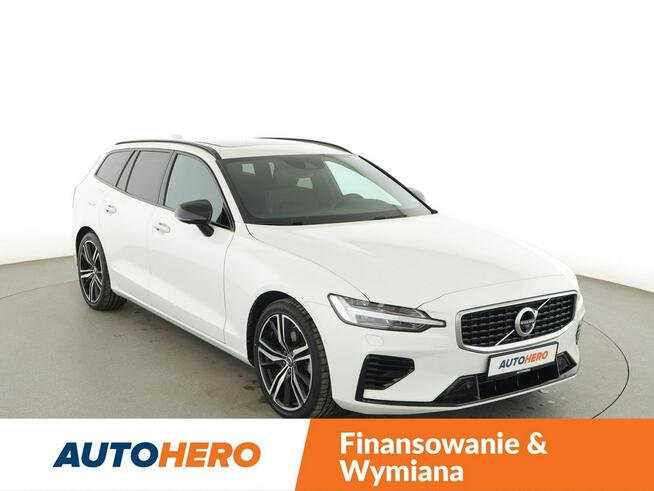Volvo V60 PHEV 4x4 skóra/alcantara full LED panorama navi kamery Warszawa - zdjęcie 10