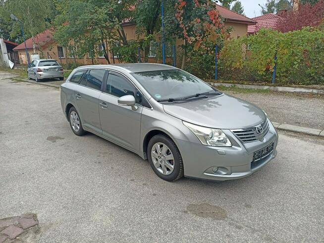 Toyota Avensis Bezwypadkowy, stan BDB Janów Lubelski - zdjęcie 1