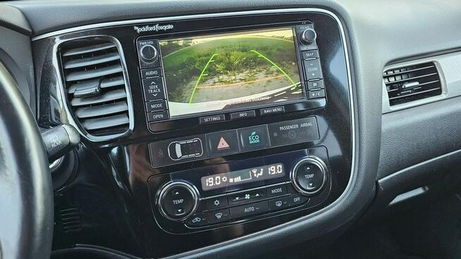 Mitsubishi Outlander ELEKTYK + Benzyna Napęd 4×4  skóra kamera cofania Płock - zdjęcie 4