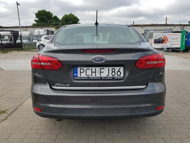 Ford Focus 1,5 TDCi Sedan Salon Polska Klima Zarejestrowany Gwarancja Włocławek - zdjęcie 6