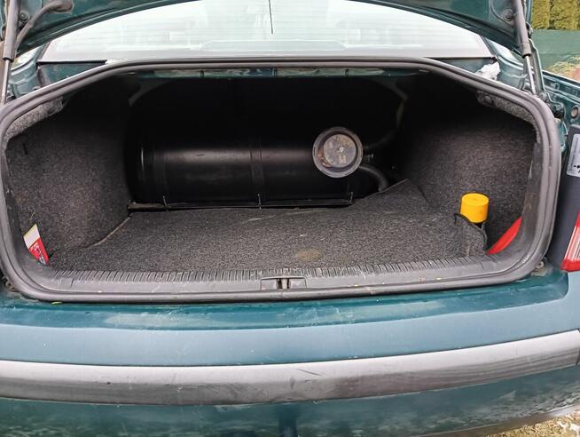 Sprzedam Volkswagen Passat Annobór - zdjęcie 2