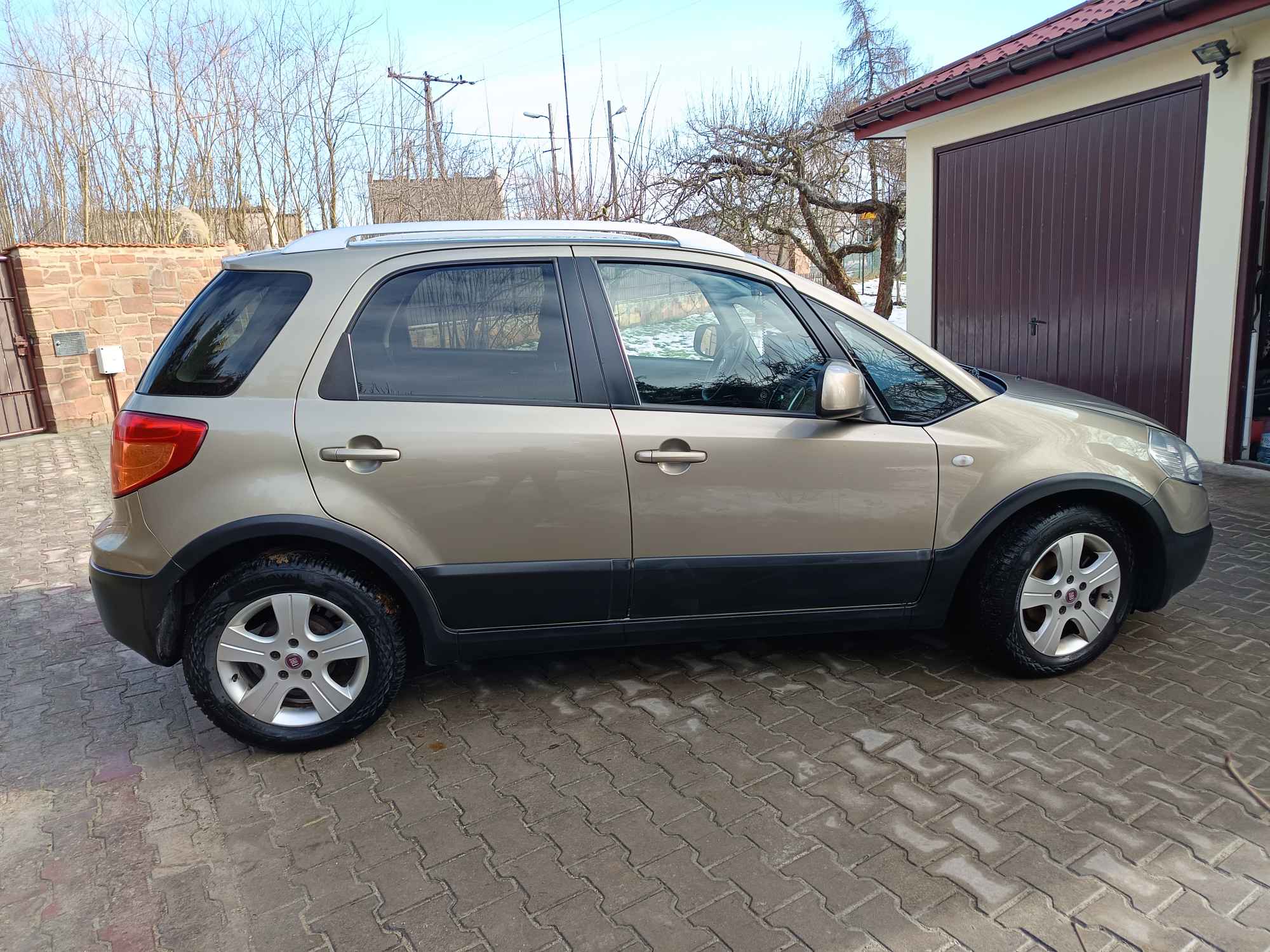 Fiat Sedici / Suzuki SX4 -1,6-16V 4x4 Bęzyna+gaz oryginalny lakier Szydłowiec - zdjęcie 3