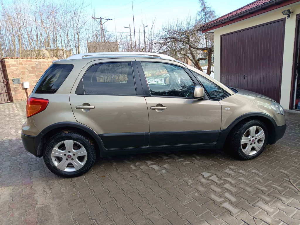 Fiat Sedici / Suzuki SX4 -1,6-16V 4x4 Bęzyna+gaz oryginalny lakier Szydłowiec - zdjęcie 3