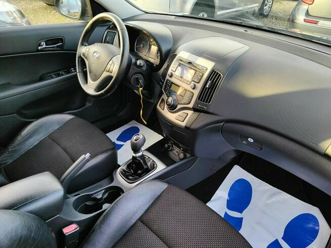 Hyundai i30 Klimatronik* Skóra* Parktronik* Mały przebieg Bydgoszcz - zdjęcie 12