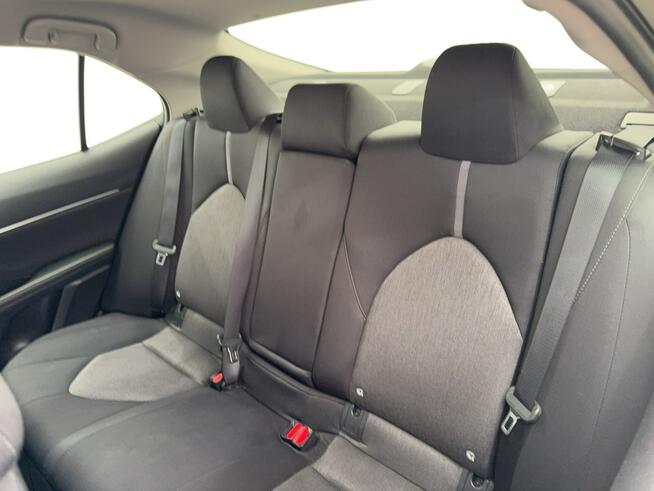 Toyota Camry 2.5 Hybrid Comfort CVT Sedan Warszawa - zdjęcie 11