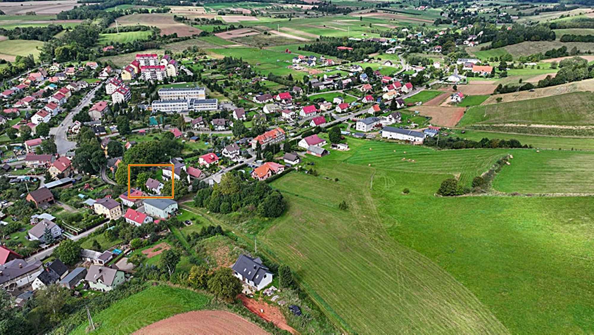Dom  otoczeniu krajobrazów Sudetów. Chełmsko Śląskie - zdjęcie 10