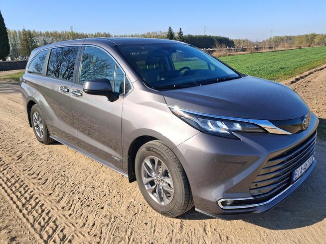 Toyota Sienna 2021 hybrid Suraż - zdjęcie 8