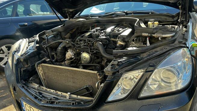 Syndyk sprzeda Mercedes Benz E 220, rok prod. 2010 Pruszcz Gdański - zdjęcie 2