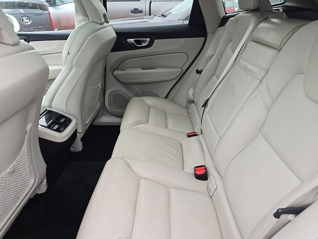 Volvo XC 60 INSCRIPTION / AWD / T5 / niski przebieg Tarnów - zdjęcie 10