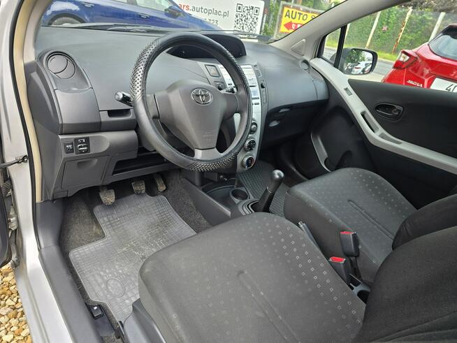 Toyota Yaris 1.3 88koni.Krajowy.Doinwestowany wsiadać i jeździć! Sosnowiec - zdjęcie 7
