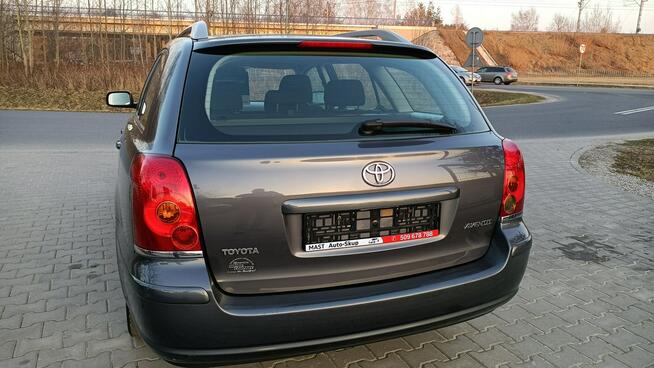 Toyota Avensis 1.8 Executive , Xenon , Navi , 8-kół ... Stare Budy - zdjęcie 6