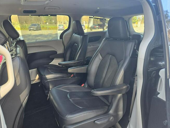 F.VAT Pacifica Hybrid z 2018 roku Hybrid 3.6  f.vat   hybryda plug-in Białystok - zdjęcie 4