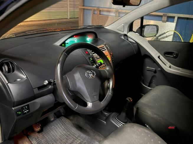 Toyota Yaris Pruszków - zdjęcie 8