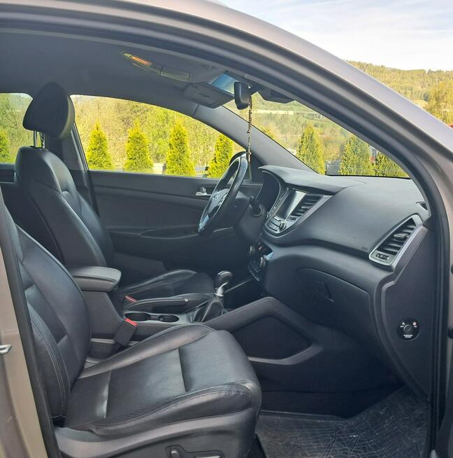 Hyundai Tucson 1.6 Benzyna 4×4 177 KM Serwis Cisiec - zdjęcie 12