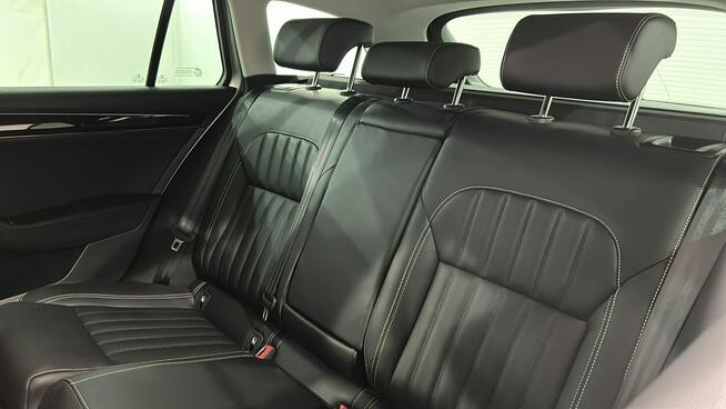 Skoda Superb 2.0 TSI 4x4 L&amp;K DSG Kombi hak Warszawa - zdjęcie 12