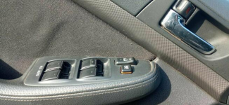 avensis 1,8 lpg opłacona z hakiem klima 4xel szyby do jazdy Warszawa - zdjęcie 8