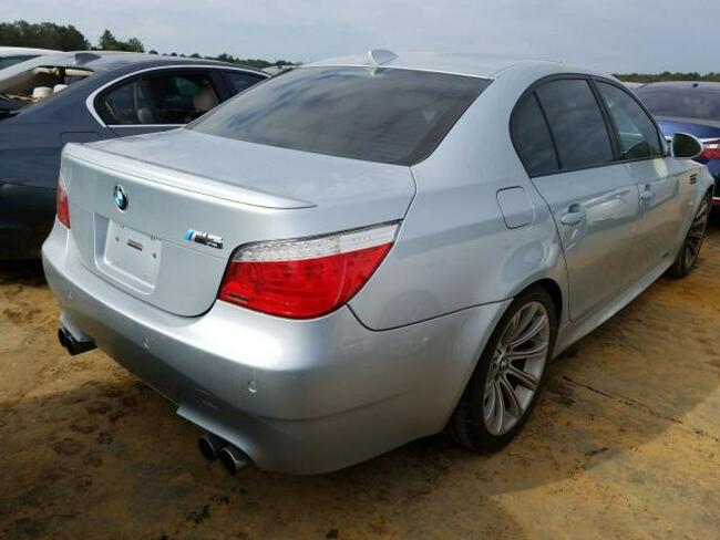 BMW M5 2010, 5.0L, porysowany lakier Warszawa - zdjęcie 4