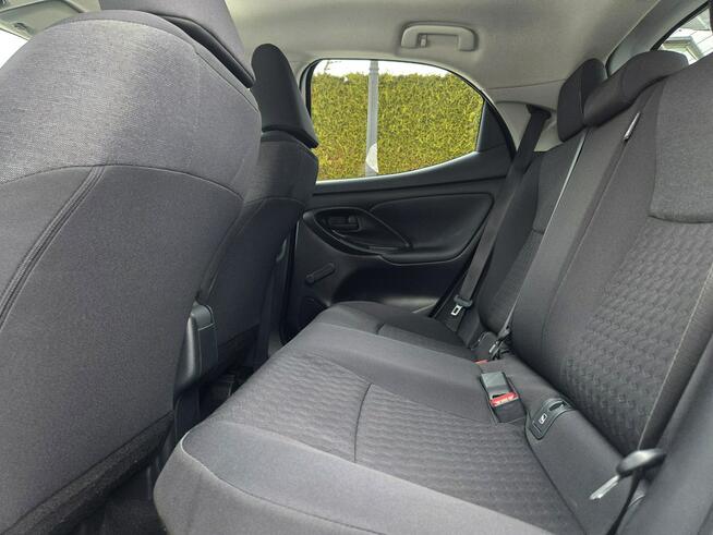 Toyota Yaris Hybrid 1.5 Benz. 116KM 2021r LED, Kamera, Tempomat Tychy - zdjęcie 12