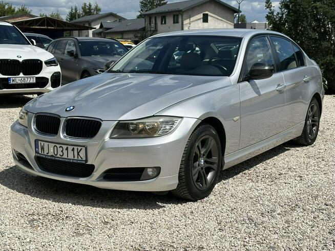 318d 136kM! Manual! Skórzane fotele! Dwustrefowa klimatyzacja! Pęcice - zdjęcie 3