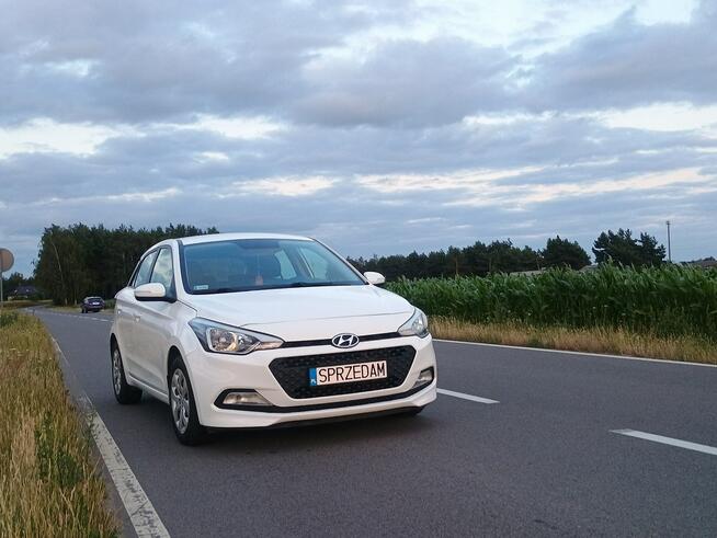 Hyundai i20 nowoczesny miejski z silnikiem 1,1 CRDi Słupca - zdjęcie 12