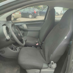 Syndyk sprzeda samochód osobowy Toyota Aygo Jeżyce - zdjęcie 4