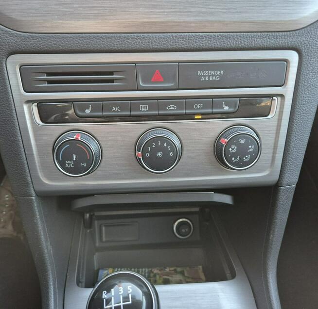 Volkswagen Golf Plus Full Serwis bezwypadkowy hak panaroma LED hak Kraków - zdjęcie 12