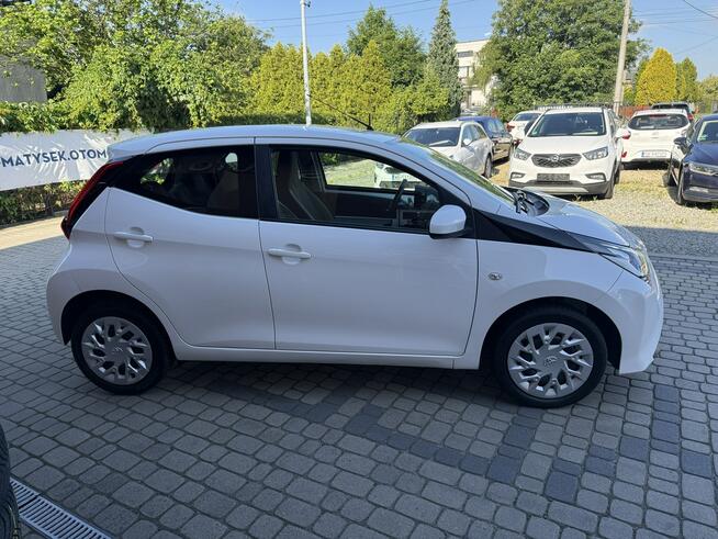 Toyota Aygo 1,0 72KM  Klima  Kamera  CarPlay Orzech - zdjęcie 5