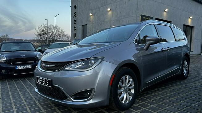 Chrysler Pacifica Limited - Doskonały Minivan dla Wymagających Rodzin Gdynia - zdjęcie 1