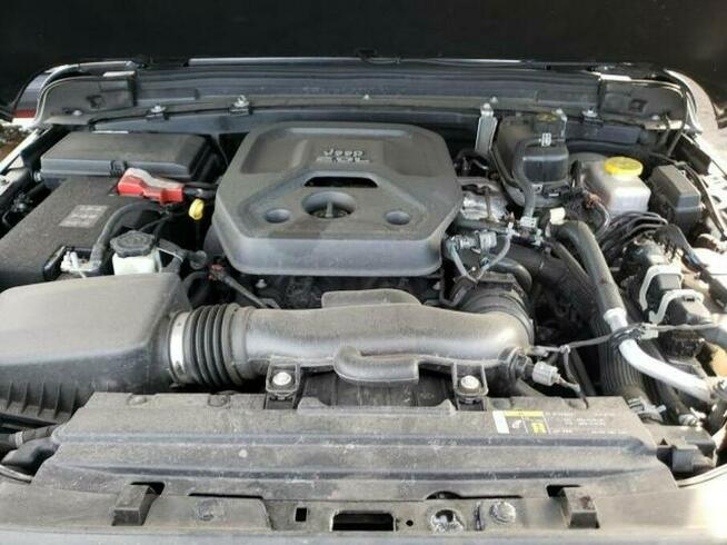Jeep Wrangler UNLIMITED SPORT, 2018, 2.0L, porysowany lakier Warszawa - zdjęcie 9