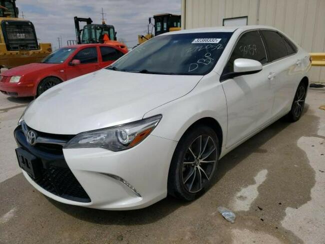 Toyota Camry 2017, 2.5L, LE, po gradobiciu Warszawa - zdjęcie 2