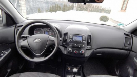 Hyundai i30 benzyna klima grzane fotele niski przebieg Konarzyce - zdjęcie 5