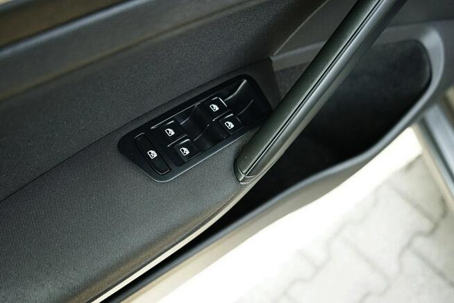Volkswagen Golf 1,6TDI NAVI, kamera, 2019r. Płock - zdjęcie 12