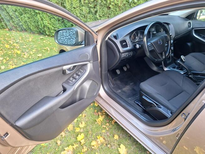 Volvo V40 T2  Kinetic Siewierz - zdjęcie 9