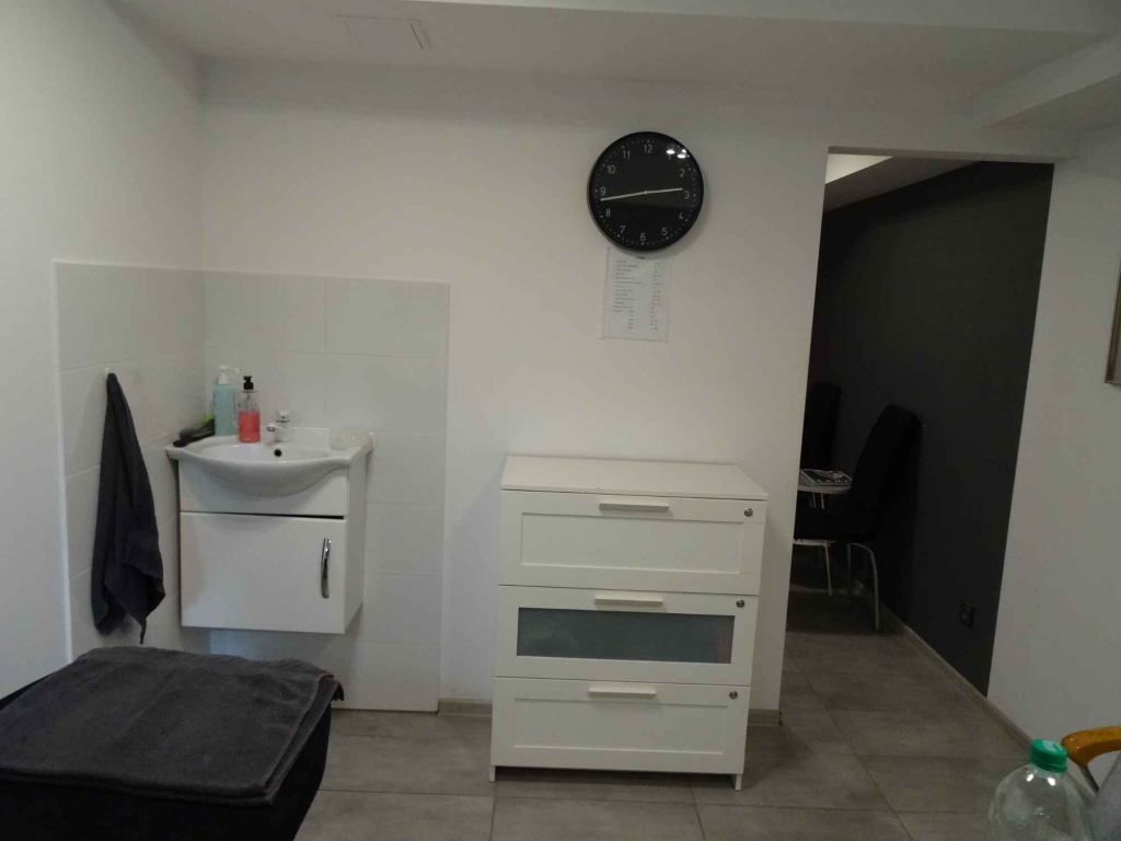 Wynajmę pomieszczenie, pokój w salonie fryz- kosmetycznym Śródmieście - zdjęcie 2