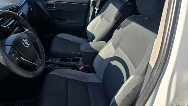 Toyota Auris Karczew - zdjęcie 9