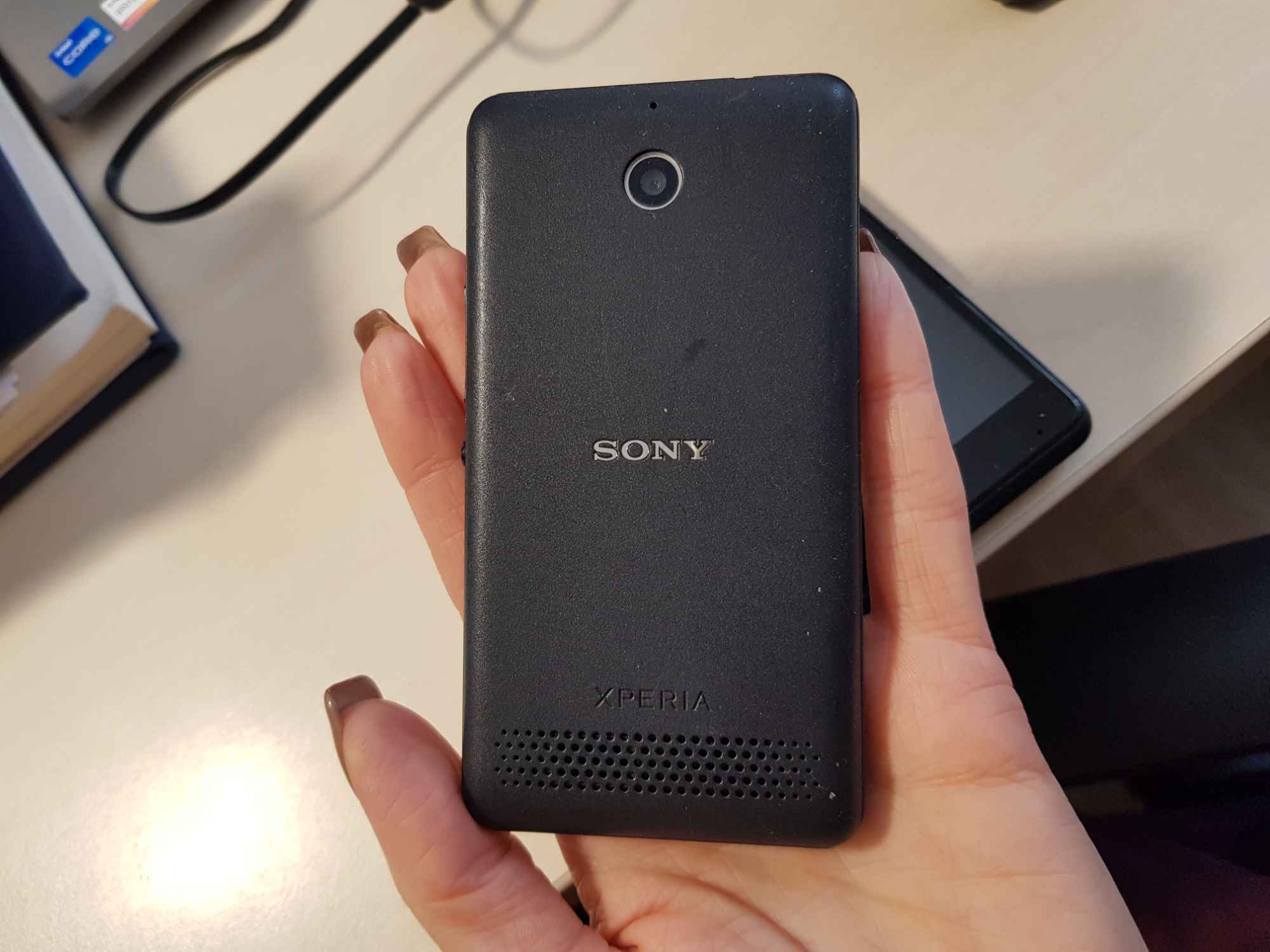 Telefon komórkowy smartfon Sony Xperia dotykowy z ładowarką 4 szt. Nowe Miasto - zdjęcie 2