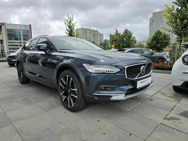 Volvo V90 Cross Country B4 Mild-Hybrid, Diesel, Ultimate Bright Tychy - zdjęcie 5