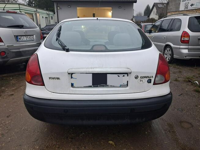 Toyota Corolla 1.6 czysta benzynka ładny stan Fasty - zdjęcie 4