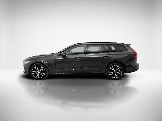 Volvo V60 B4 D Plus Dark aut ! Z Polskiego Salonu ! Faktura Vat ! Warszawa - zdjęcie 2