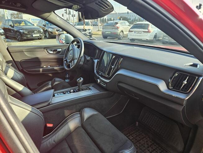 SPRZEDAM Volvo XC60, 2.0D, D3, 150 KM, R-Design, 2018r.,170 Włocławek - zdjęcie 4