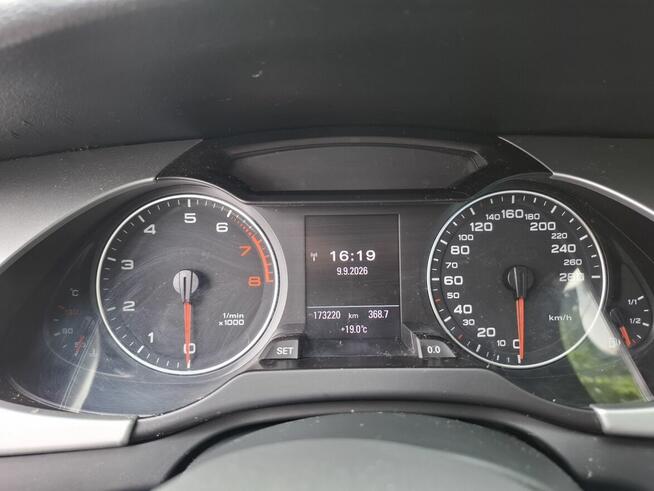 Sprzedam bardzo ładne Audi A4 B8 Wrocław - zdjęcie 2