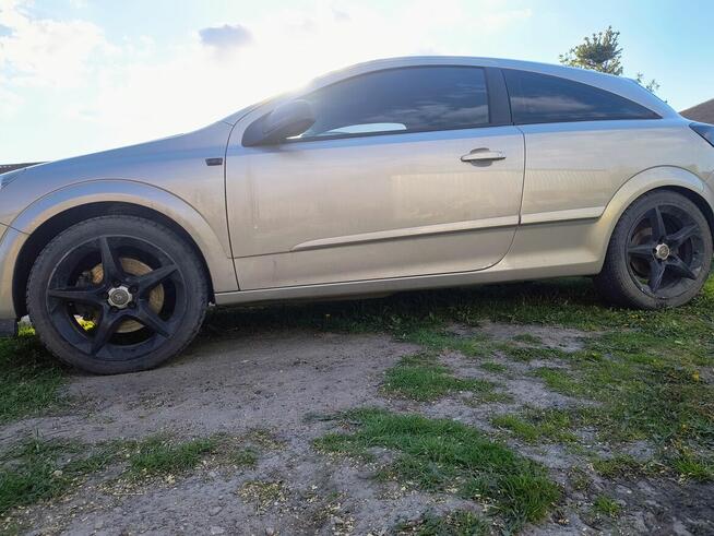 Opel Astra H GTC sport 1.7 Błonie - zdjęcie 4
