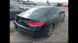 Mercedes C 300 4Matic / pakiet AMG / niski przebieg Chwaszczyno - zdjęcie 4