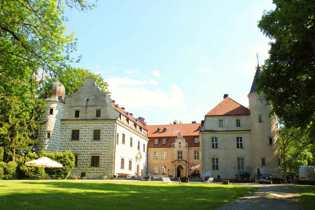 Nieruchomość komercyjna 1850m2 na działce 4,8ha w tym 4 mieszkania Tuczno - zdjęcie 6