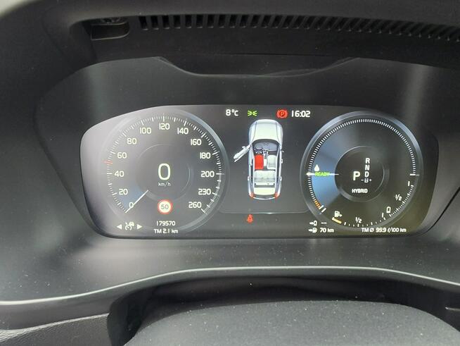Volvo XC 40 T5 Plug-In Hybrid R-Design Wąchock - zdjęcie 9