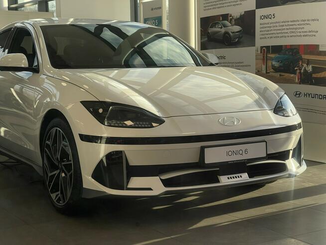 IONIQ 6 77 kWh 4WD 325 KM UNIQ - dostępny od ręki - wyprzedaż rocznika Łódź - zdjęcie 9